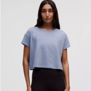Lululemon Cates T-Shirt Blue Willow Size 0